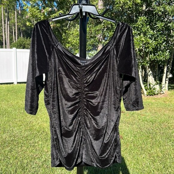 ~e New Torrid shirred off the shoulder top - Picture 2 of 7